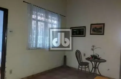 Excelente casa com terreno grande - 3 quartos - 3 vagas de garagem - edícula - terraço - ótima oportunidade para investidores