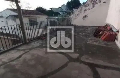 Méier - rua alberto leite - casa linear - 2 quartos (suíte) lindo jardim- edícula proximo dias da cruz