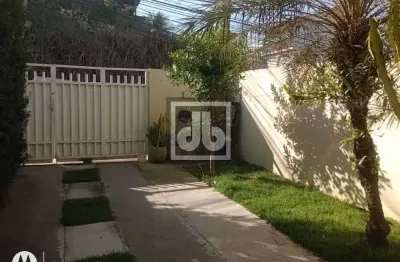 Magnífica casa duplex- venda- varanda- 3 quartos com 1 suíte- área interna e externa com quintal- 1 vaga na escritura!