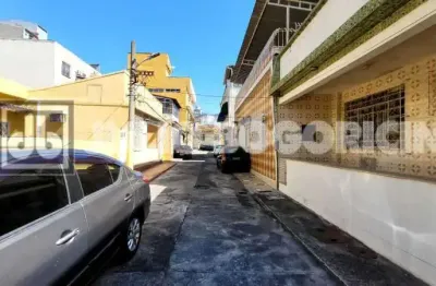 Casa linear , 2 quatos, 2 vagas , próx. ao norte shopping, atende a 2 famílias