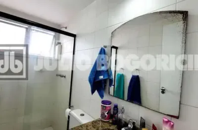Exelente cobertura , 2 quartos , vaga, infraestrutura com piscina , portaria 24:hs