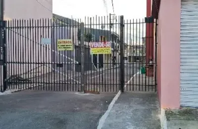 Sobrado em condomínio fechado na izaac, com 03 dorm.  sitio cercado