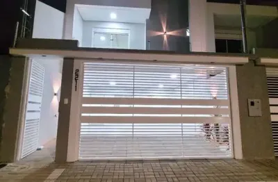 Casa com 3 quartos à venda no FAG, Cascavel 