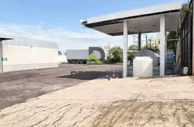 Barraçao pra locaçao no universitario com amplo patio para manobras