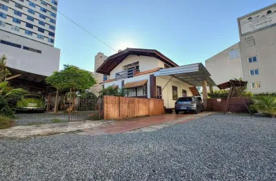 Casa para venda em joinville, centro, 5 dormitórios, 1 suíte, 3 banheiros, 3 vagas