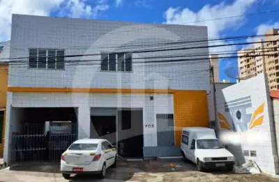 Sala comercial em ótima localização no bairro ponto novo.