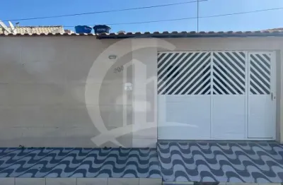 Ampla casa em ótima localização no bairro aeroporto.