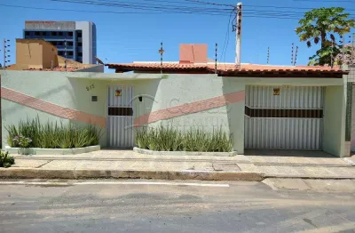 Excelente casa à venda localizada no bairro coroa do meio.