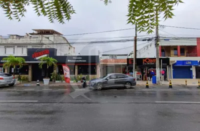 Casa com três quartos, excelente para ponto comercial, na avenida principal do augusto franco.