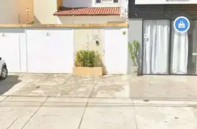 Casa com ponto comercial à venda na coroa do meio em localização privilegiada!
