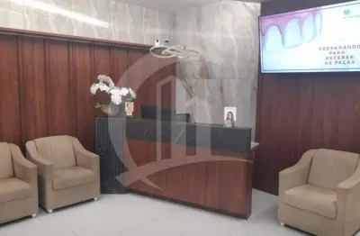 Sala comercial com móveis modulados disponível para locação bairro são josé