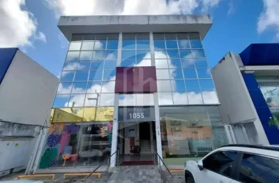 Sala comercial na av. jorge amado no bairro jardins