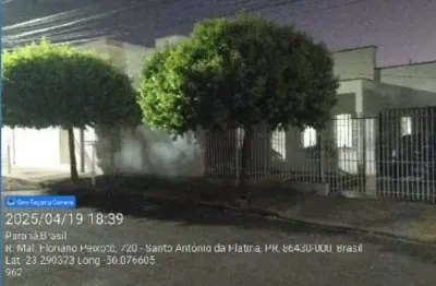 Casa para Venda em Santo Antônio da Platina, Centro, 3 dormitórios, 1 suíte, 2 banheiros, 3 vagas