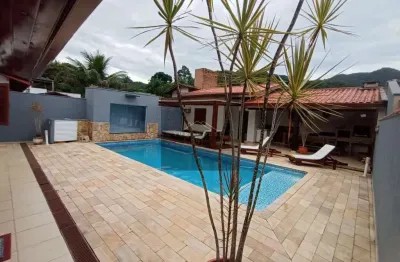 Casa em condomínio de luxo em ubatuba-sp, bairro horto: 4 quartos, 2 suítes, 2 salas, 3 banheiros, 4 vagas, 260m².