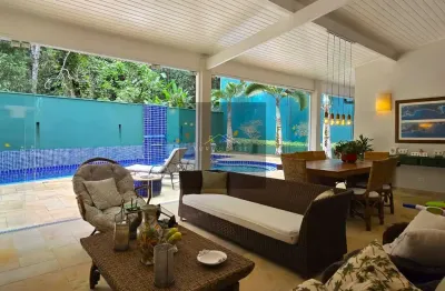 Casa em condomínio de luxo em domingas dias, ubatuba-sp - 4 suítes, 3 salas, 7 banheiros, 4 vagas - 350m². 100m da praia