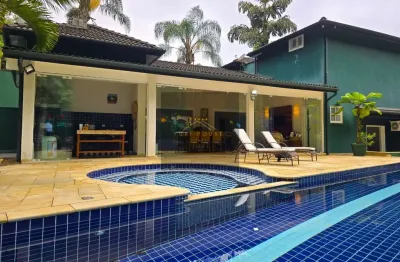 Casa em condomínio de luxo em domingas dias, ubatuba-sp - 4 suítes, 3 salas, 7 banheiros, 4 vagas - 350m². 100m da praia
