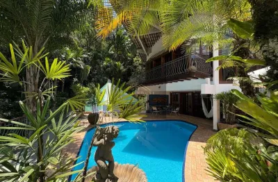 Venda de Casa em Condomínio de Luxo em Ubatuba-SP, Bairro Domingas Dias: 4 Quartos, 4 Suítes, 3 Salas, 6 Banheiros, 5 Vagas, 700m².