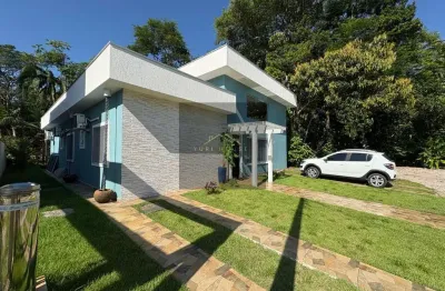 Casa em condomínio de luxo na lagoinha, ubatuba-sp: 3 quartos, 1 suíte, 3 salas, 2 banheiros, 2 vagas - 200m²