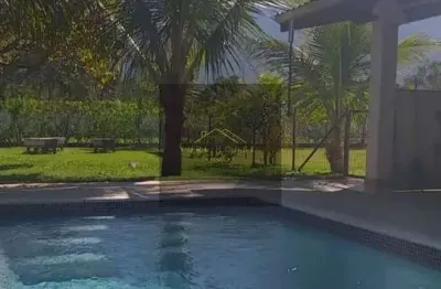 Casa em condomínio de luxo à venda em ubatuba-sp, 3 quartos, 1 suíte, 3 salas, 3 banheiros e 2 vagas de garagem, 300m² de área.