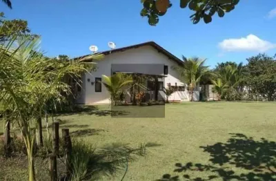 Casa em condomínio de luxo à venda em ubatuba-sp, 3 quartos, 1 suíte, 3 salas, 3 banheiros e 2 vagas de garagem, 300m² de área.