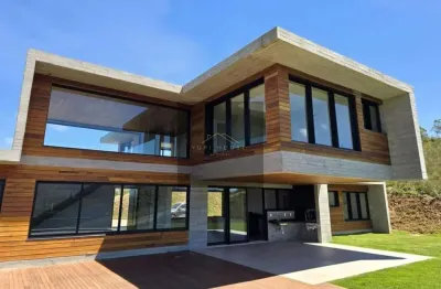 Casa de luxo em campos do jordão-sp no condomínio iporanga 4 quartos, 4 suítes, 3 salas, 5 banheiros, 6 vagas de garagem, 420m² de área. confira já!