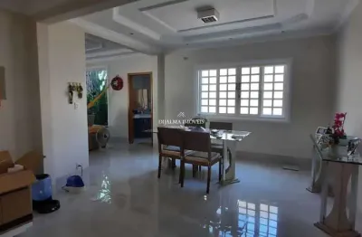 Bairro shangri-la - casa à venda reformada, 3 suítes, 2 vagas, quintal