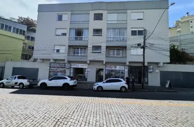 Amplo apartamento em excelente localização no bairro sagrada família
