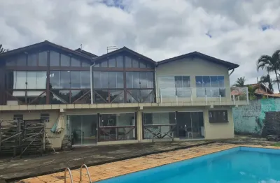 Vende-se casa de campo de 06 dorm. com 6 vagas na chácara santana de parnaíba