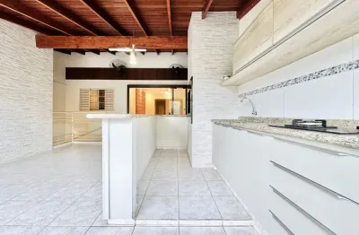 Casa assobradada no bairro coliseu, londrina casa assobradada à venda no coliseu londrina/pr