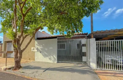 Casa geminada à venda no alto da boa vista, localizada na avenida das nações, zona norte de londrina.