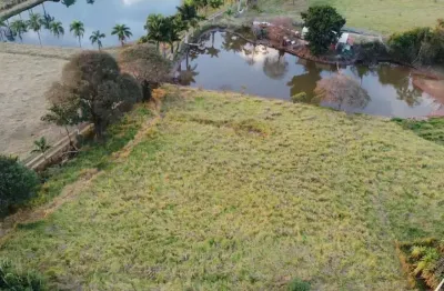Terreno à venda no Centro, Vargem 