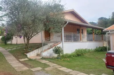 Chácara com piscina, área gourmet e 3 dormitórios – jardim estância brasil