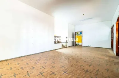 Casa para locação e venda com 270m², 4 quartos e 3 vagas