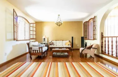 Residencial › casa com 513,00 (m²), 5 quartos e 6 vagas para venda