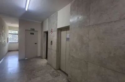 Casa comercial com 1 sala para alugar na Avenida Prudente de Morais, 135, Santo Antônio, Belo Horizonte