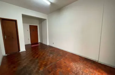 Casa comercial com 2 salas para alugar na Rua Curitiba, 778, Centro, Belo Horizonte