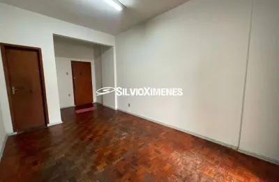 Casa comercial com 2 salas para alugar na Rua Curitiba, 778, Centro, Belo Horizonte