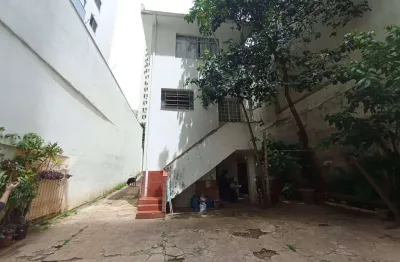 Residencial › Casa na Savassi com 270,00 (M²), 4 quartos e 10 vagas para Venda