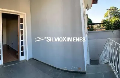 Residencial › Casa no Santa Efigênia com 300,00 (M²), 6 quartos e 3 vagas para Venda