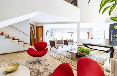 Residencial › Casa no Santa Lúcia com 560,00 (M²), 3 quartos e 3 vagas para Venda