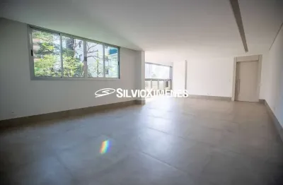 Residencial › Área Privativa com 197,00 (M²), 4 quartos e 4 vagas para Venda