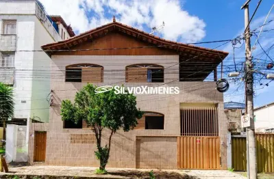 Residencial › Casa no Padre Eustáquio com 360,00 (M²), 5 quartos e 2 vagas para Venda