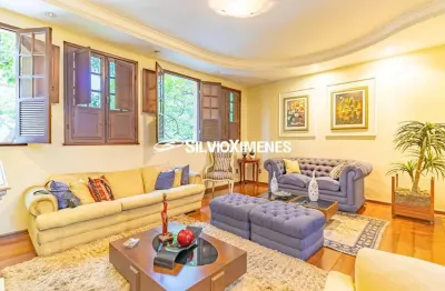 Residencial › Casa no Luxemburgo com 296,00 (M²), 7 quartos e 4 vagas para Venda