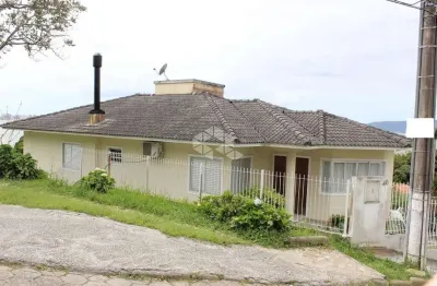 Casa com 3 quartos à venda na Rua Avelino Rocha, 40, Ponta de Baixo, São José