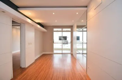 Cobertura duplex com 3 quartos sendo 3 suítes e 1 vaga de garagem no bairro coqueiros em florianópolis/sc