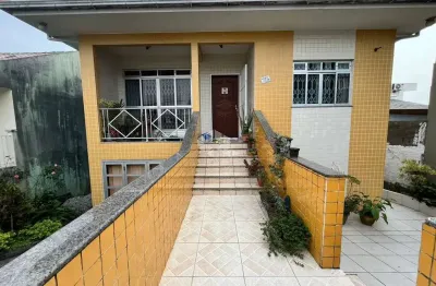 Casa à venda com 5 quartos sendo 1 suíte, e 1 vaga de garagem no bairro serraria, em são josé/sc.