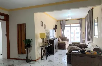 Cobertura no bairro canto, em florianópolis, sc, semi-mobiliada, terraço, sacada, 03 quartos sendo 01 suíte com hidromassagem, e 02 vagas de garagem.