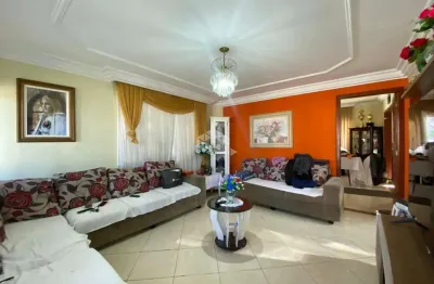 Casa residencial no bairro bela vista, em são josé, sc, semi-mobiliada, sacada, churrasqueira, 04 quartos sendo 01 suíte, 02 vagas de garagem