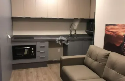 Stúdio no centro florianópolis, mobiliado pronto para morar ou investir!