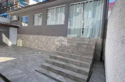 Casa com 5 quartos à venda na Veríssimo Rodrigues Fortuna, 58, Serraria, São José